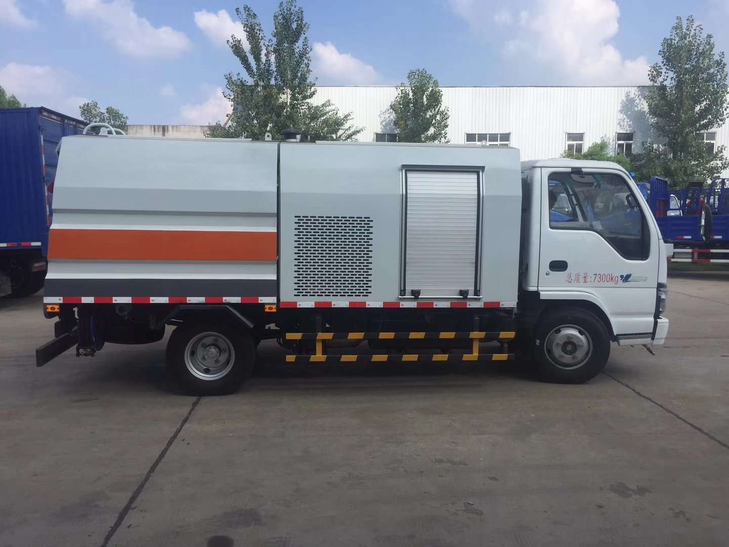 (4-wheeled) Urban Guardrail Cleaning Vehicle