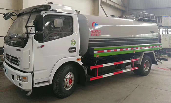 Dongfeng Daoluika Water Spraying Vehicle (8.5 cubic meters)
