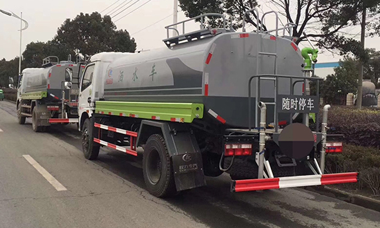 Dongfeng Daoluika Water Spraying Vehicle (8.5 cubic meters)
