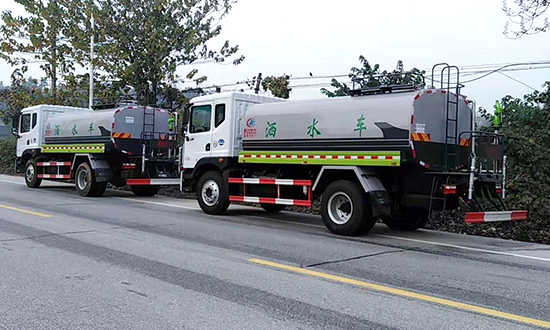 Dongfeng D9 Series Sprinkler Truck (12 cubic capacity)