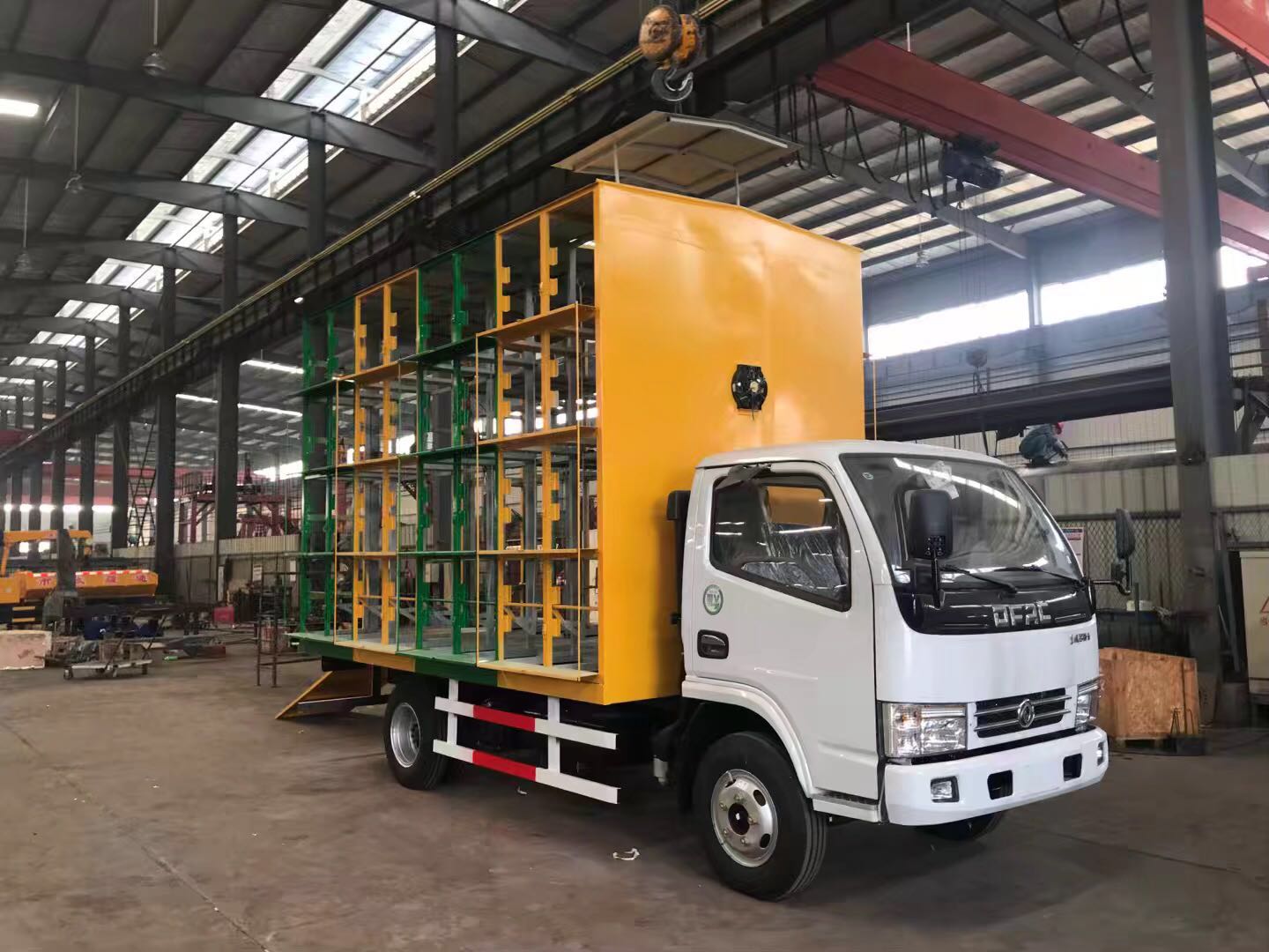 Dongfeng Dolica Beekeeping Vehicle