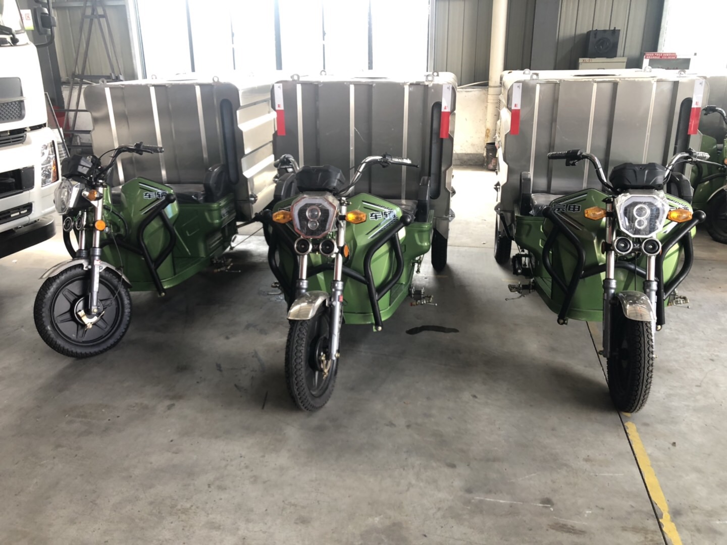(600 liters) Electric three-wheel cleaning vehicle