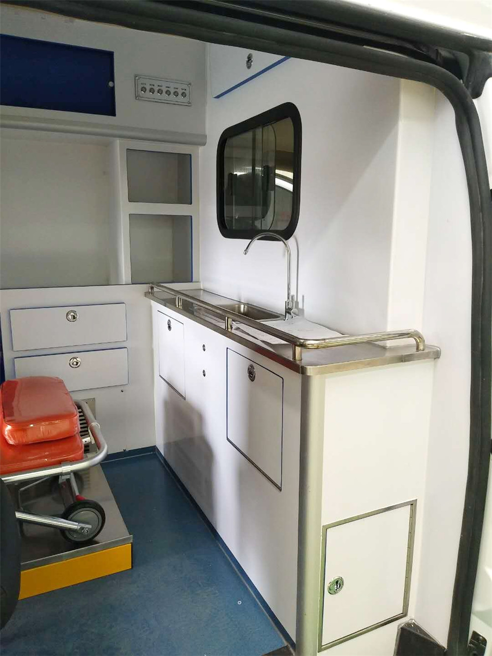 Mercedes-Benz ambulance