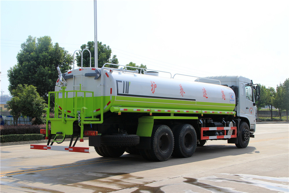 Dongfeng bottom-mounted rear dual-axle 20-cubic-meter water sprinkler truck