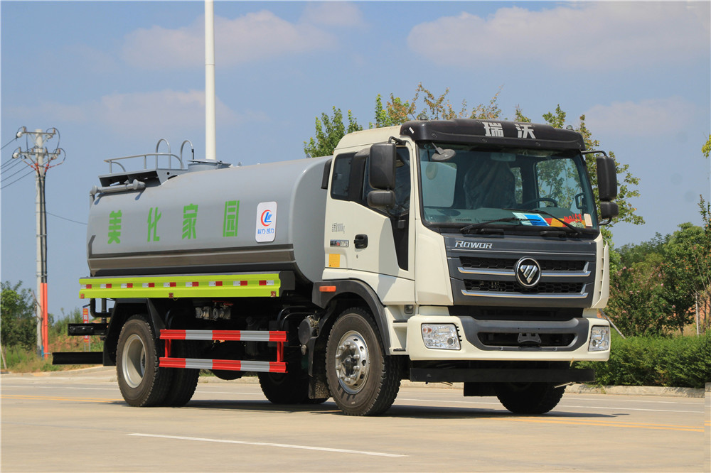 Futian Ruiwo 14-cubic-meter water sprinkler truck