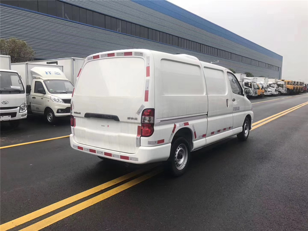 Golden Cup New Expressway Bread Refrigerator Truck
