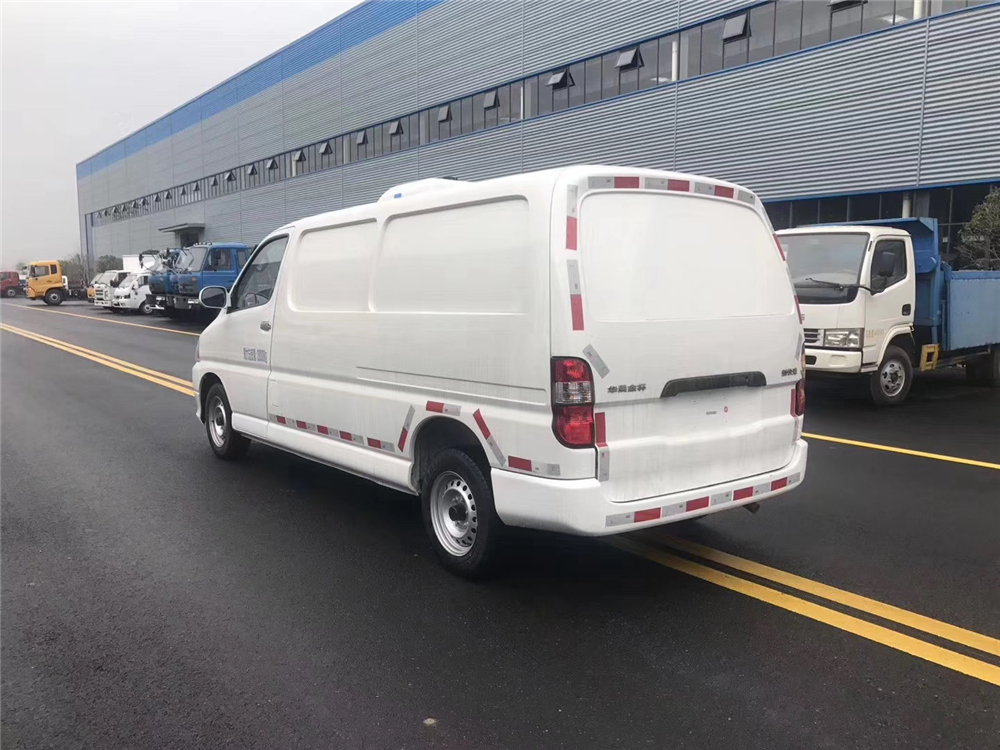 Golden Cup New Expressway Bread Refrigerator Truck