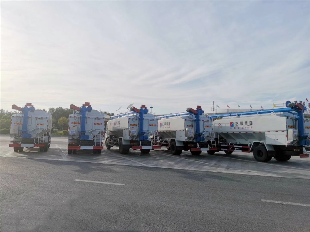 Dongfeng Tianjin 【22 cubic】 Bulk Feed Transport Vehicle