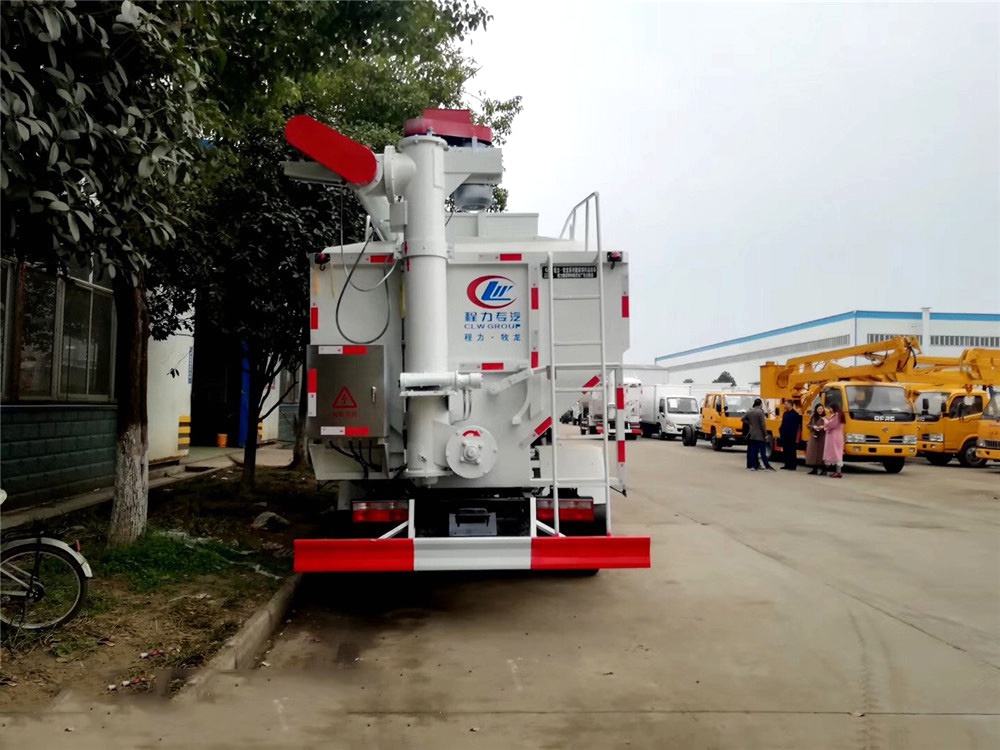 Dongfeng Dolica [12 cubic] Bulk Feed Transport Vehicle