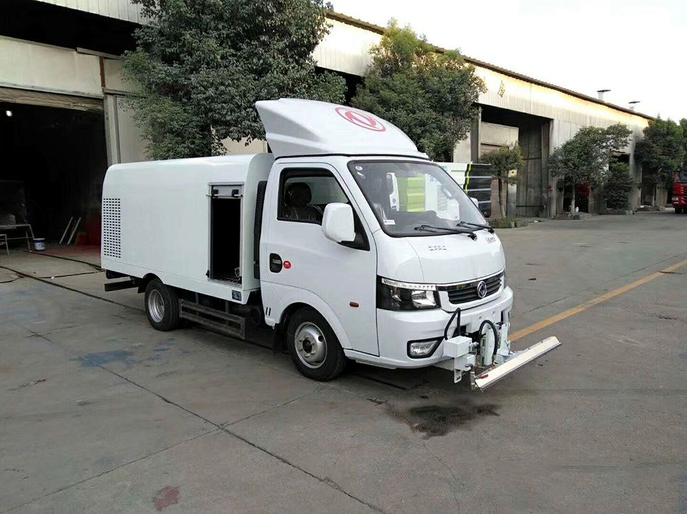 【1.5 cubic capacity, blue license plate】 Dongfeng Tu Yi road cleaning vehicle