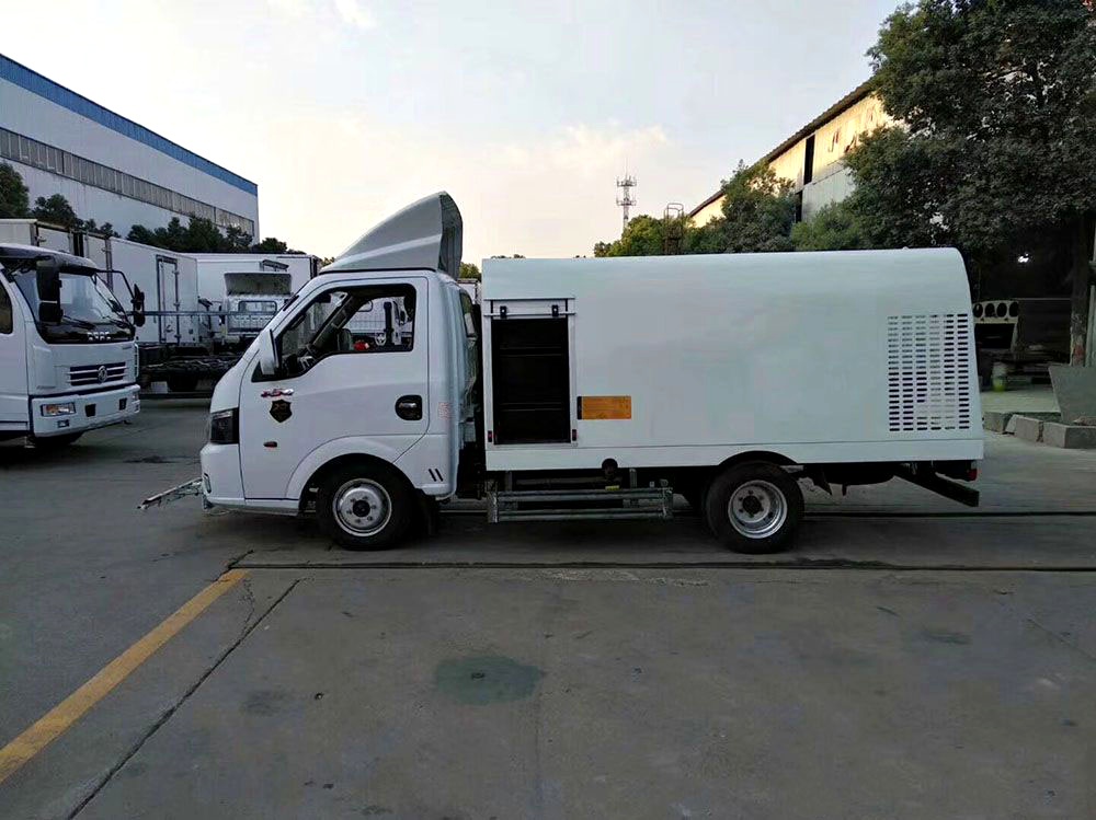 【1.5 cubic capacity, blue license plate】 Dongfeng Tu Yi road cleaning vehicle
