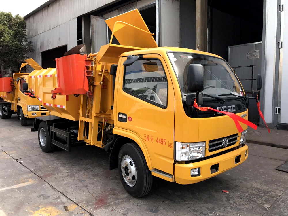 Dongfeng D6 Sludge Dump Truck (Blue Plate 3-ton Capacity)
