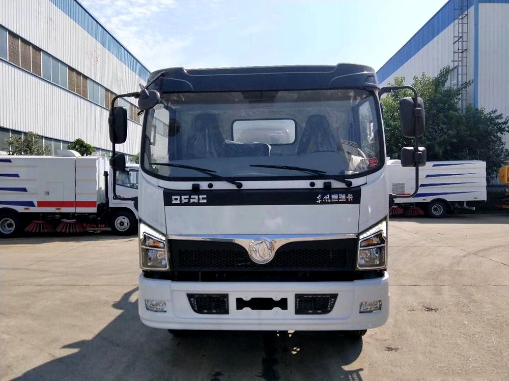 【8 Parties】 Dongfeng D7 Sewage Collection Vehicle