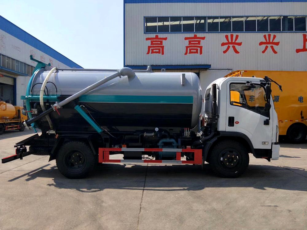 【8 Parties】 Dongfeng D7 Sewage Collection Vehicle