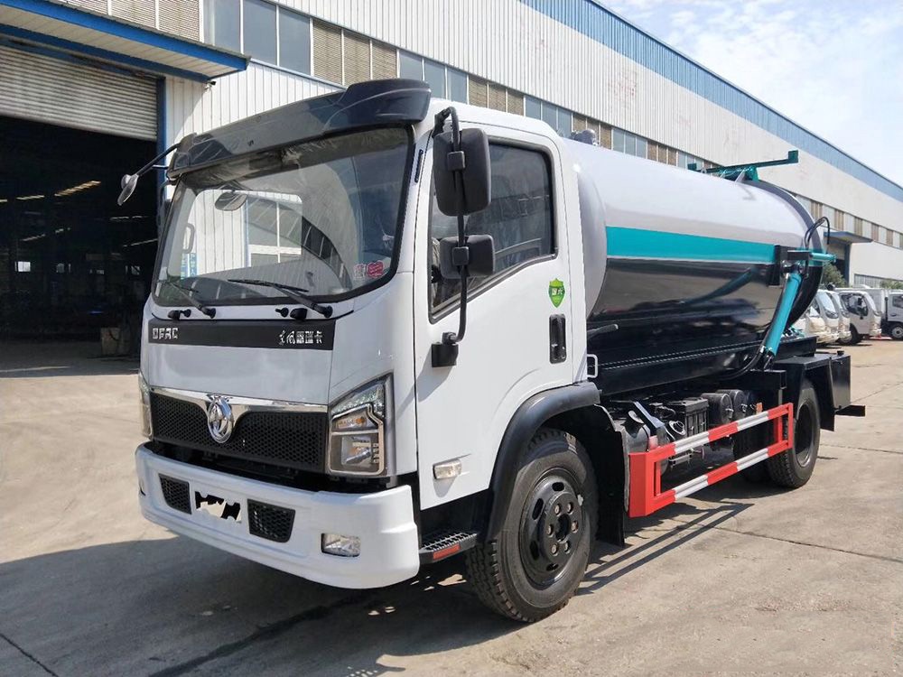 【8 Parties】 Dongfeng D7 Sewage Collection Vehicle