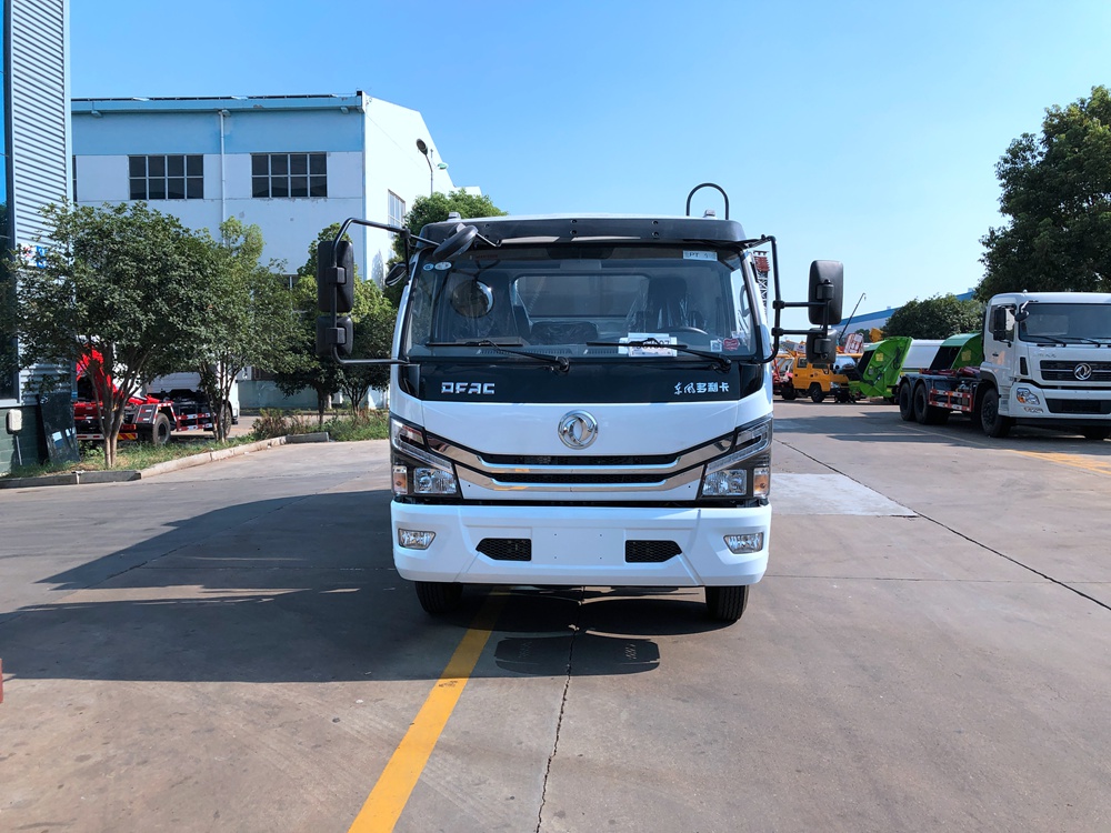 【8 cubic capacity】 Dongfeng D7 Compressed Garbage Truck