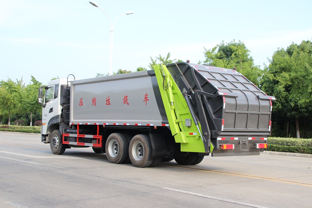 【18 cubic】 Dongfeng Tianlong rear double-axle compression garbage truck