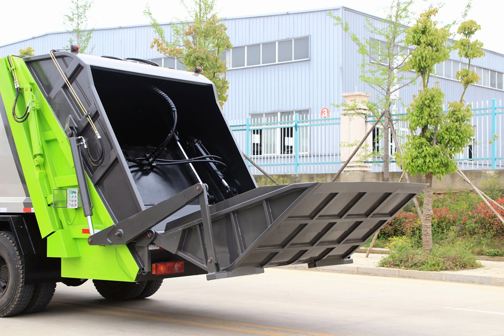 【10 cubic meters】 Dongfeng D9 Compressed Garbage Truck