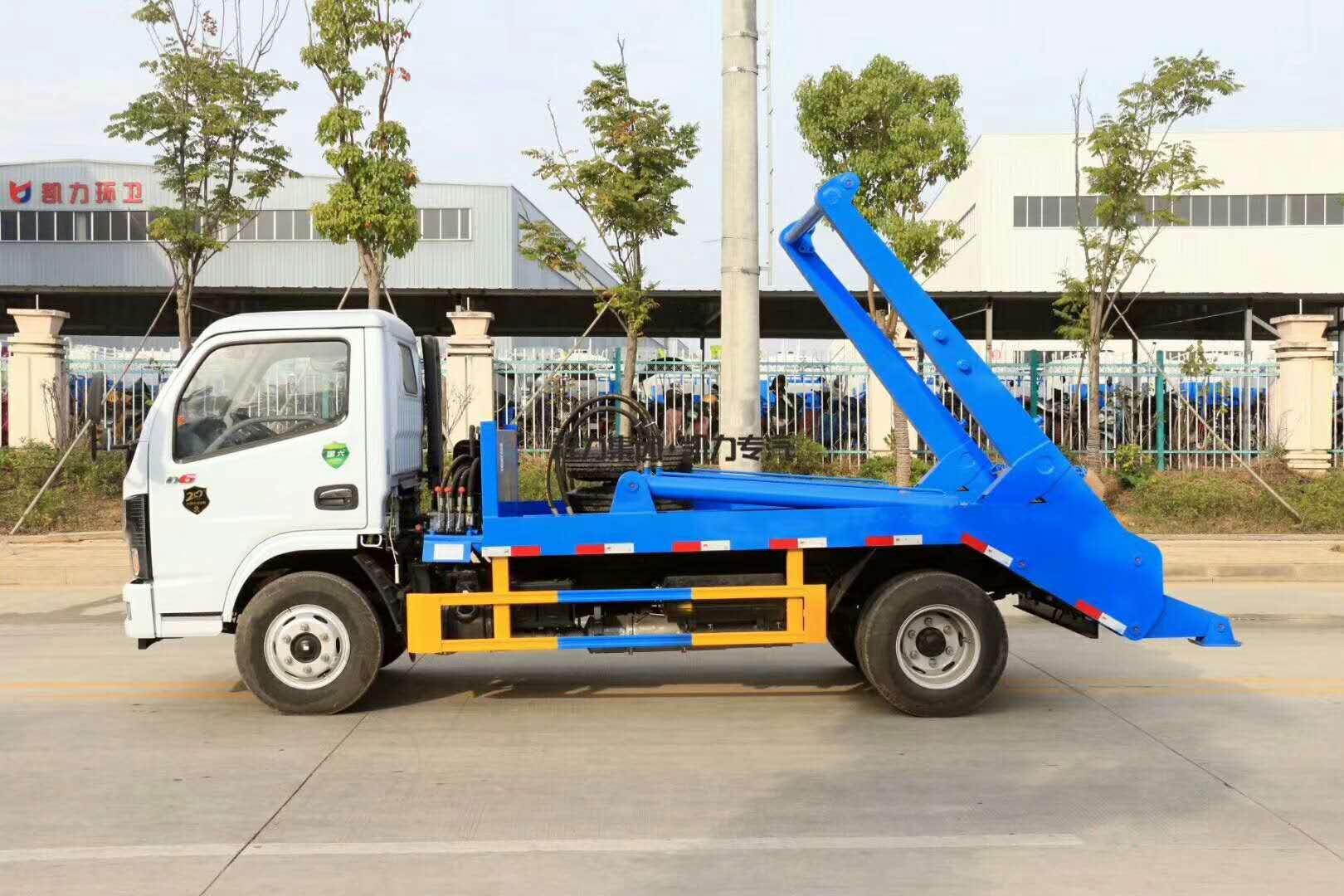 【6 Parties】 Dongfeng D6 Swing Arm Garbage Truck