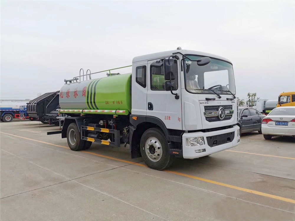 【12 cubic capacity】 Dongfeng D9 water tanker
