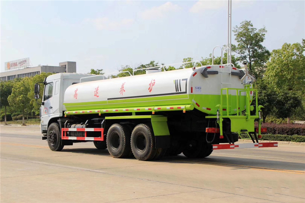 [20 cubic] Dongfeng bottom-mounted rear dual-axle water tanker