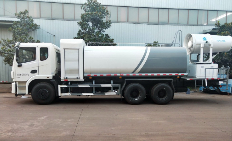 Dongfeng Jingcheng 20-22 ton water tanker (with fog cannon)