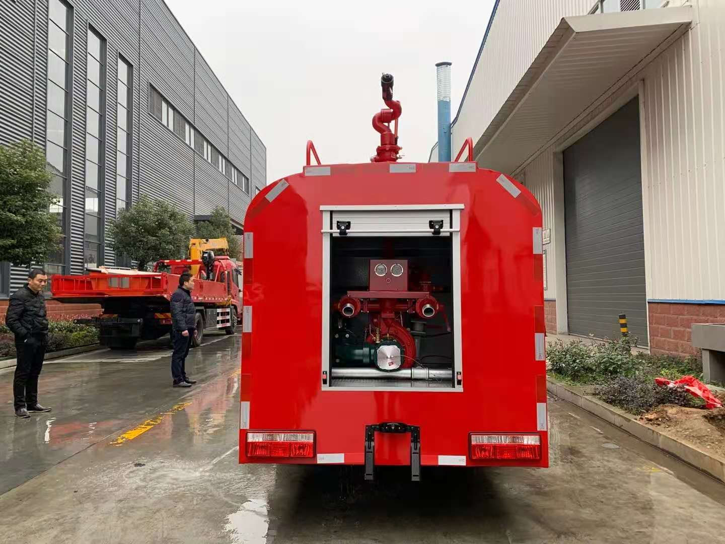 Dongfeng Dolica 4.5-ton fire-fighting water tanker