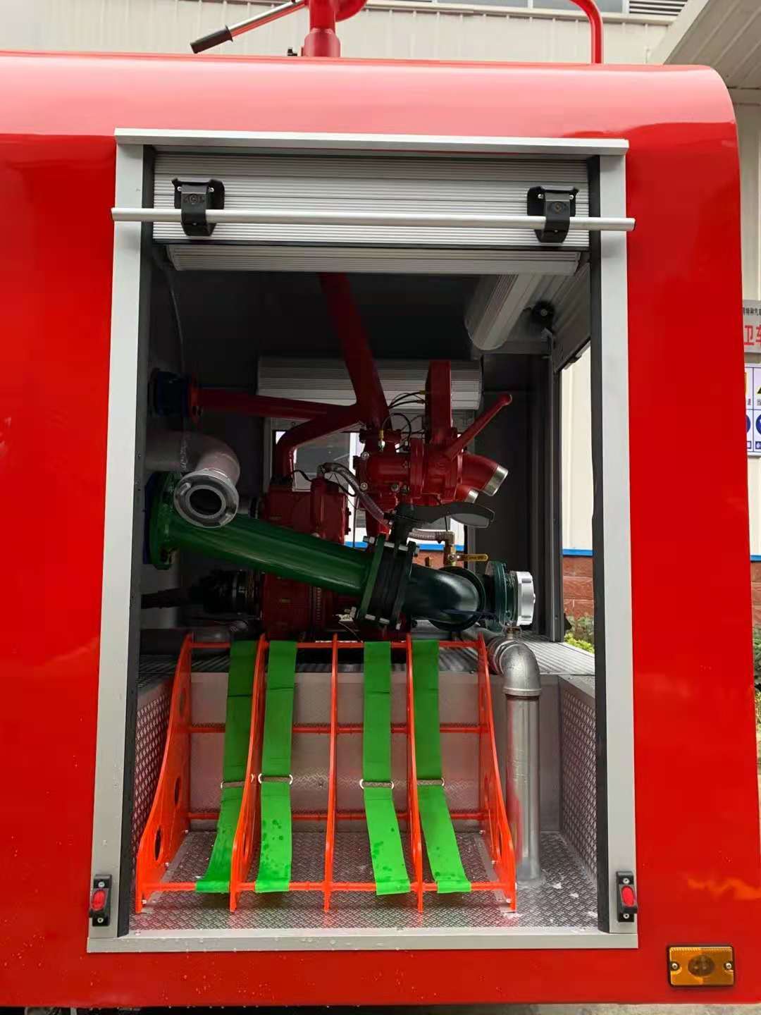 Dongfeng Dolica 4.5-ton fire-fighting water tanker