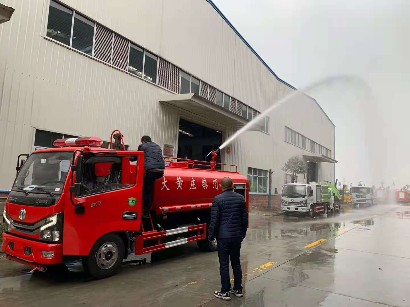 Dongfeng Dolica 4.5-ton fire-fighting water tanker