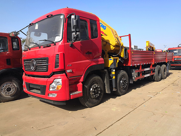 Dongfeng Tianlong XCMG articulated 16-ton truck-mounted crane