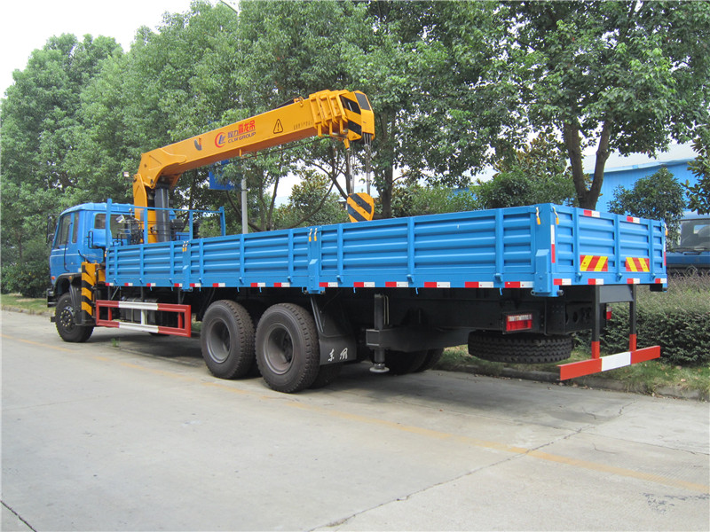 Dongfeng Rear Dual Bridge 10-ton Vehicle-mounted Crane
