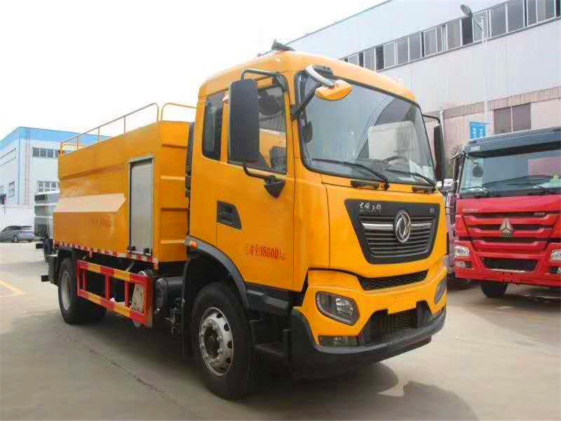 Dongfeng Tianjin 10-cubic-meter cylindrical pipeline cleaning vehicle