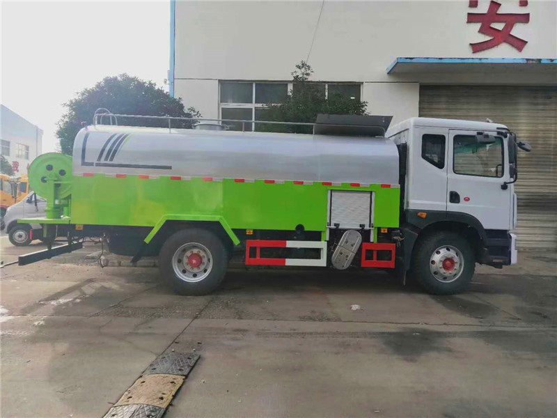 Dongfeng D9 High-Pressure Cleaning Vehicle