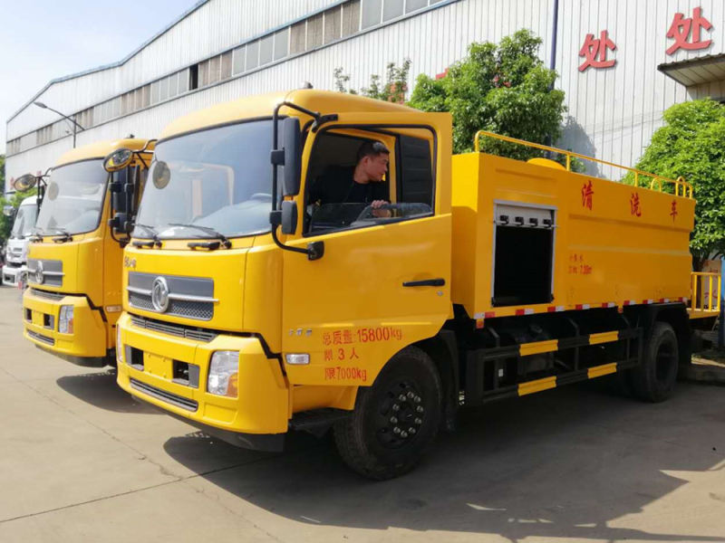 Dongfeng Tianjin Folding Tank 10-tank Cleaning Vehicle
