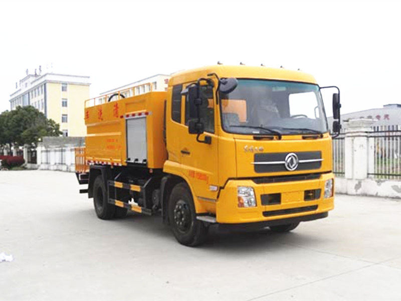 Dongfeng Tianjin Folding Tank 10-tank Cleaning Vehicle