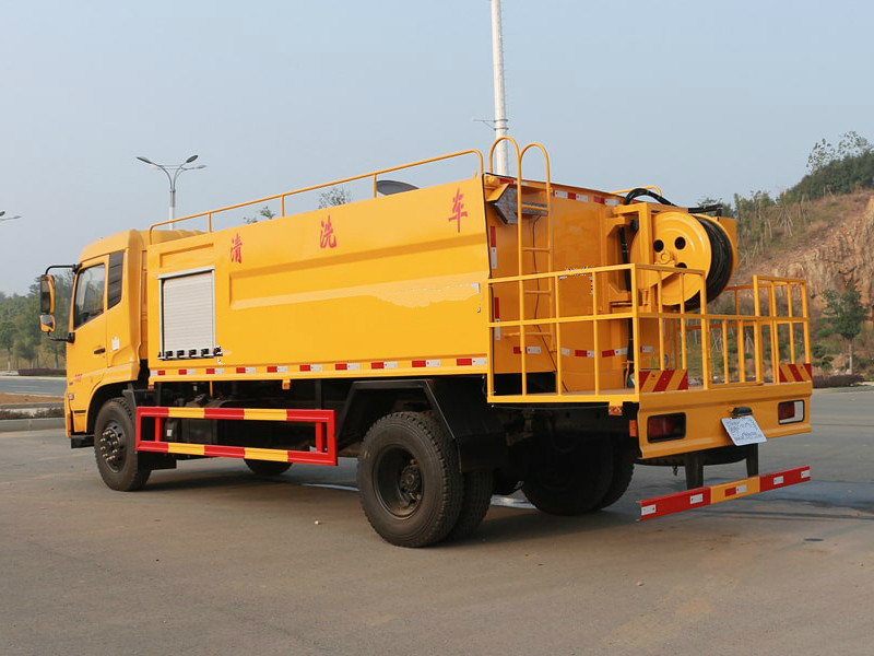 Dongfeng Tianjin High-Pressure Cleaning Vehicle