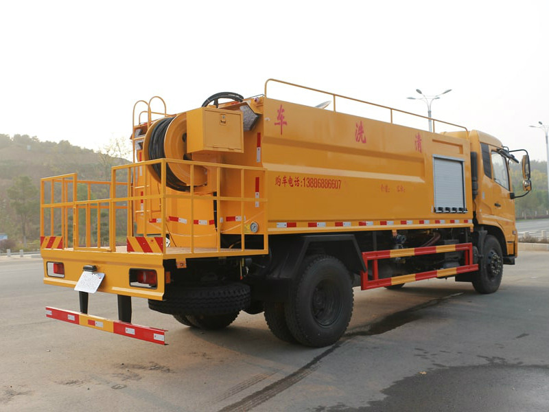 Dongfeng Tianjin High-Pressure Cleaning Vehicle