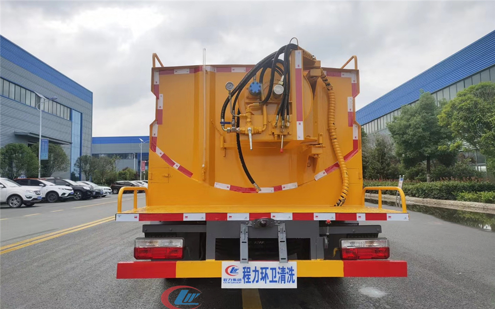 Xiaodurika 4-5 square inch sewer pipe cleaning and flushing vehicle