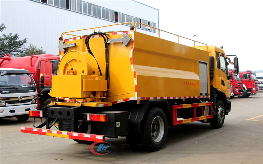 Tianjin 10-Box Sewer Pipe Cleaning and Disinfection Vehicle