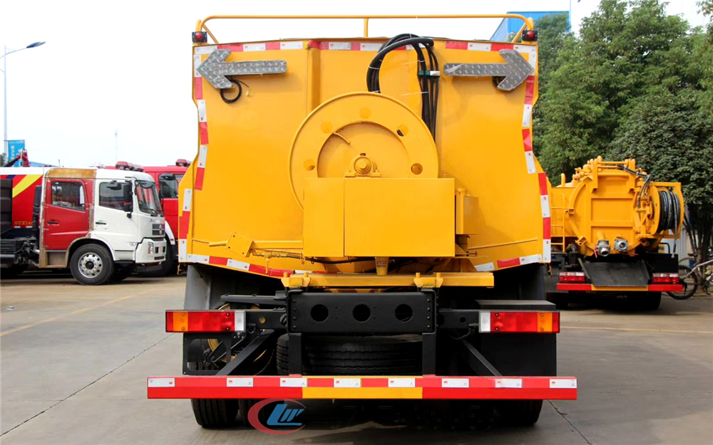 Tianjin 10-Box Sewer Pipe Cleaning and Disinfection Vehicle