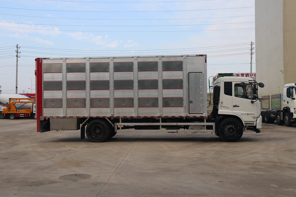Dongfeng Tianjin Aluminum Alloy Livestock Transport Vehicle