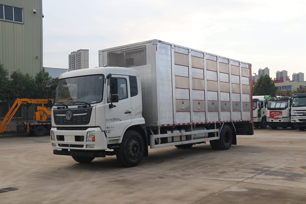 Dongfeng Tianjin Aluminum Alloy Livestock Transport Vehicle