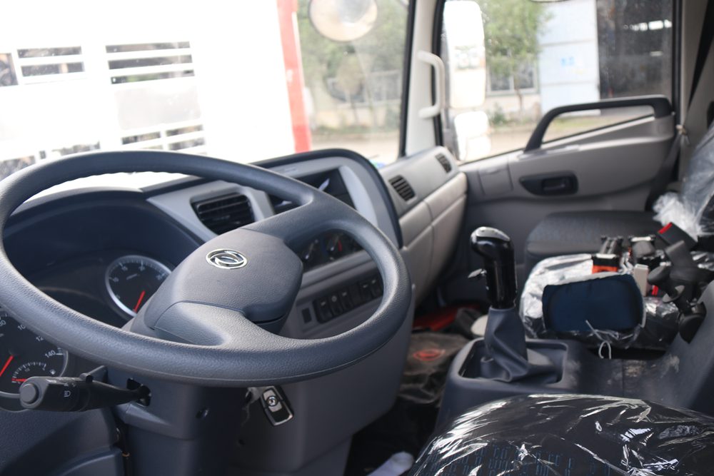 Dongfeng Tianjin Aluminum Alloy Livestock Transport Vehicle