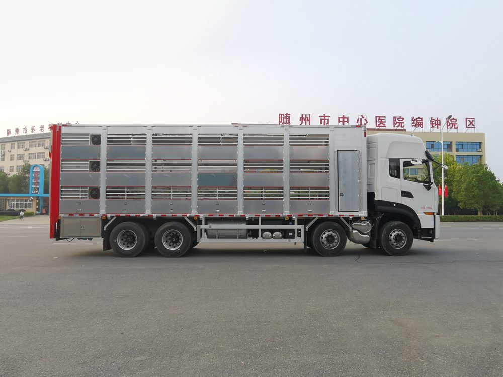 Dongfeng Tianlong Aluminum Alloy Livestock Transport Vehicle