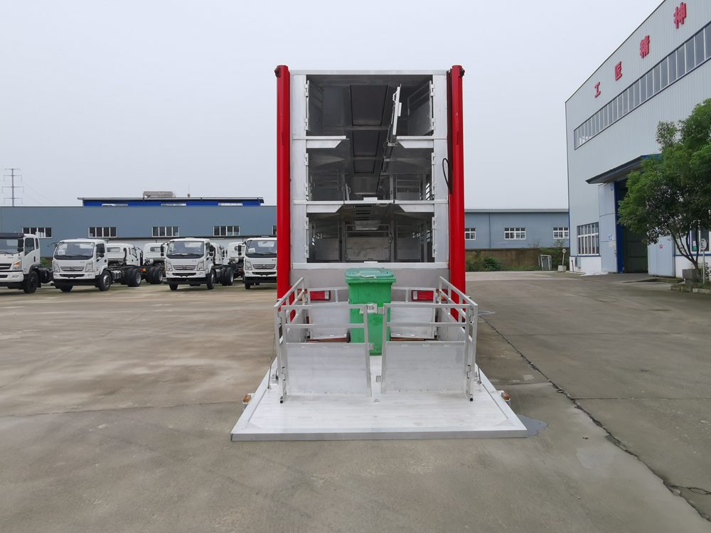 Dongfeng Tianlong Aluminum Alloy Livestock Transport Vehicle