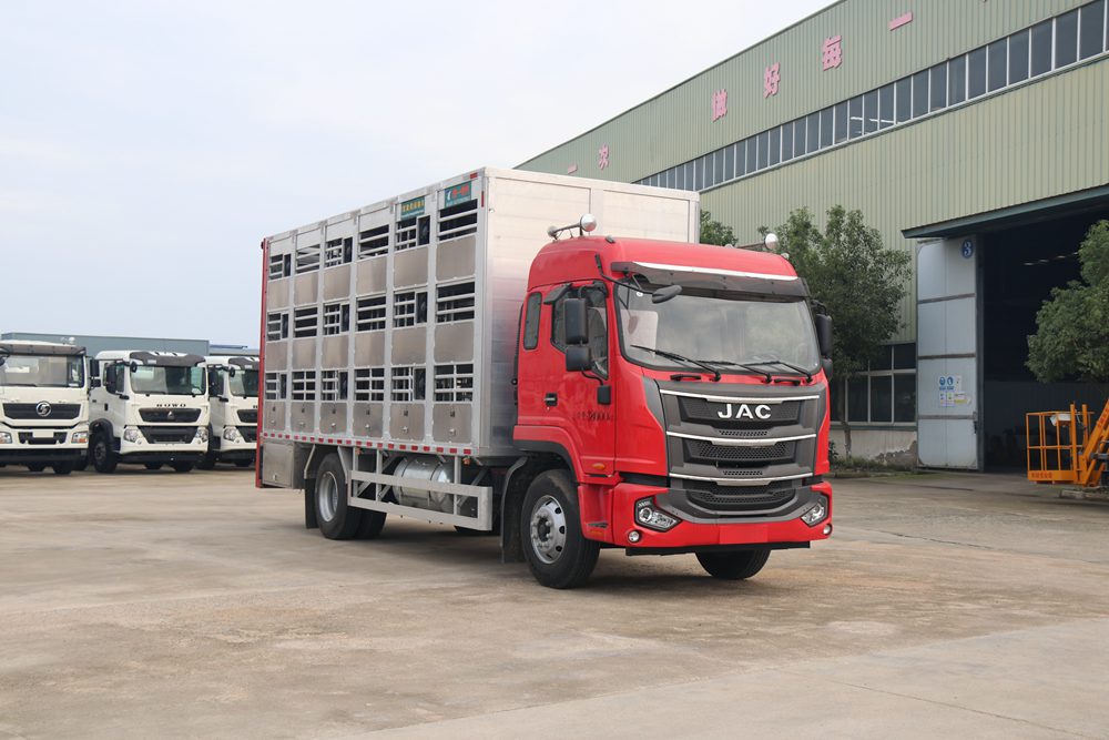 Jianghuai Gele Pig and Livestock Transport Vehicle