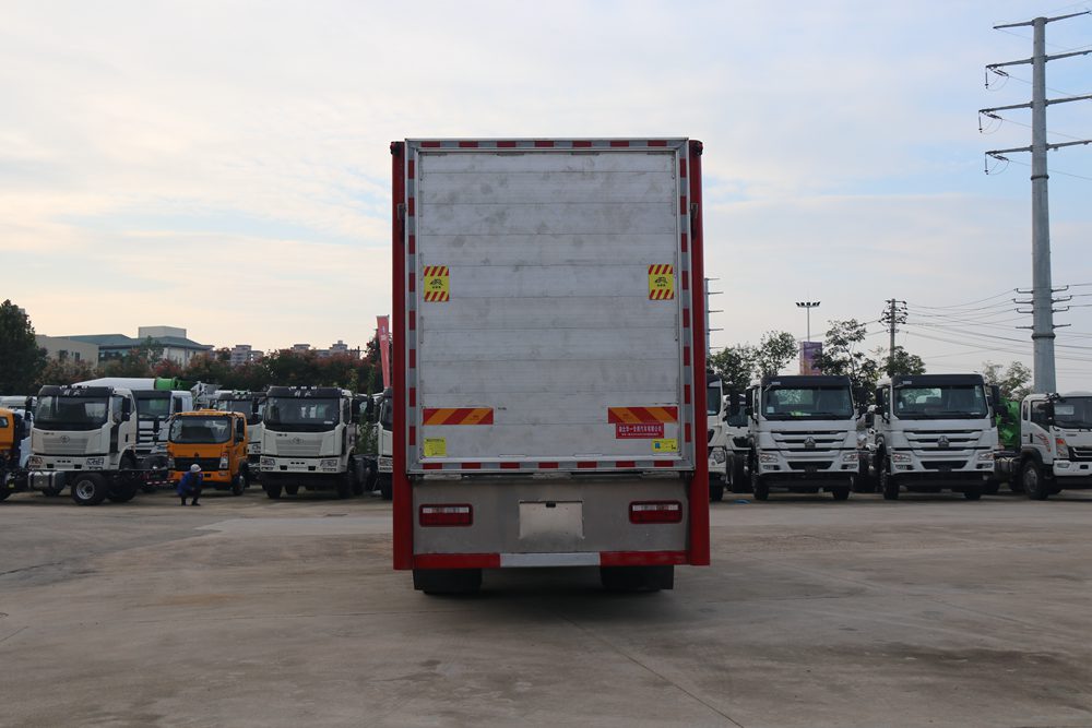 Jianghuai Gele Pig and Livestock Transport Vehicle