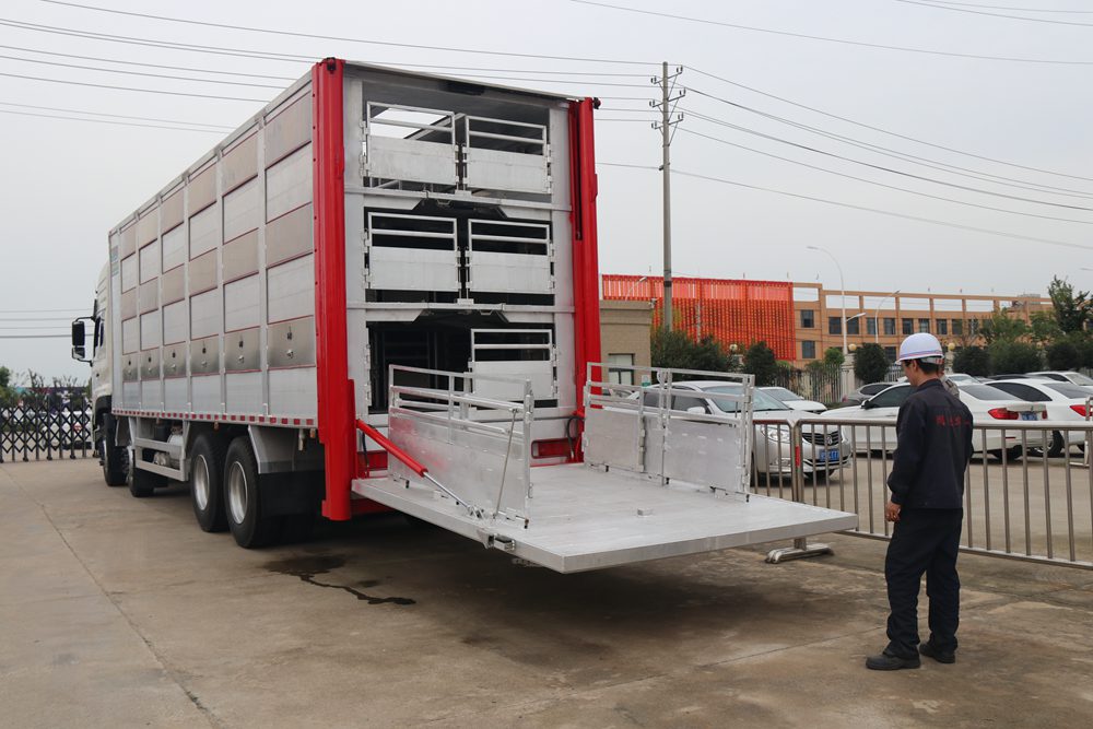 Dongfeng Tianlong VL Fifth-Generation Domestic Standard Aluminum Alloy Livestock Transport Vehicle