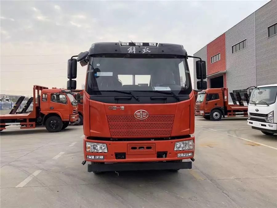 150-ton excavator, 180-horsepower Yulu flatbed truck