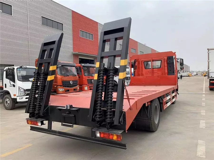 150-ton excavator, 180-horsepower Yulu flatbed truck